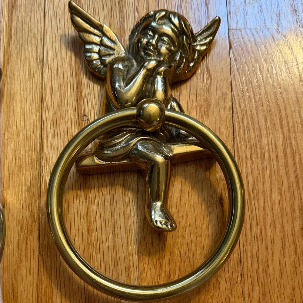 Angel Ring Wall Hooks in Gold – Decorative Cherub Hanging Hooks (Pair)